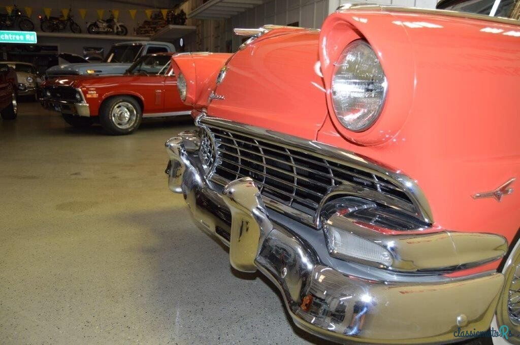 1956' Ford Fairlane photo #5