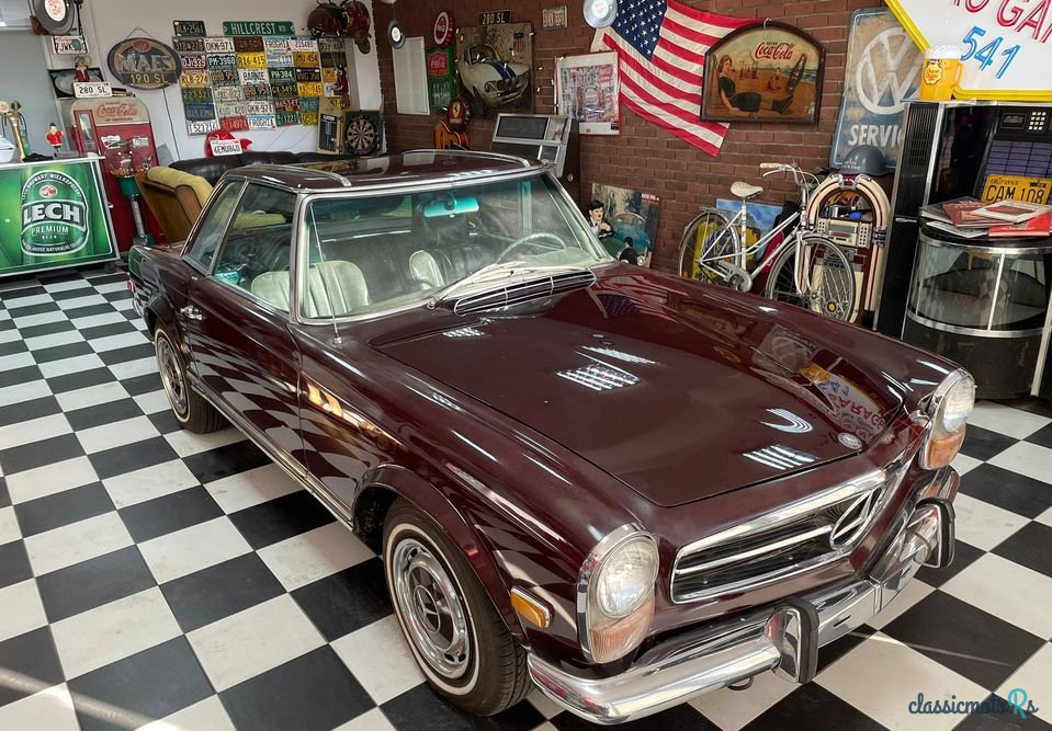 1969' Mercedes-Benz 280 SL Pagoda photo #2