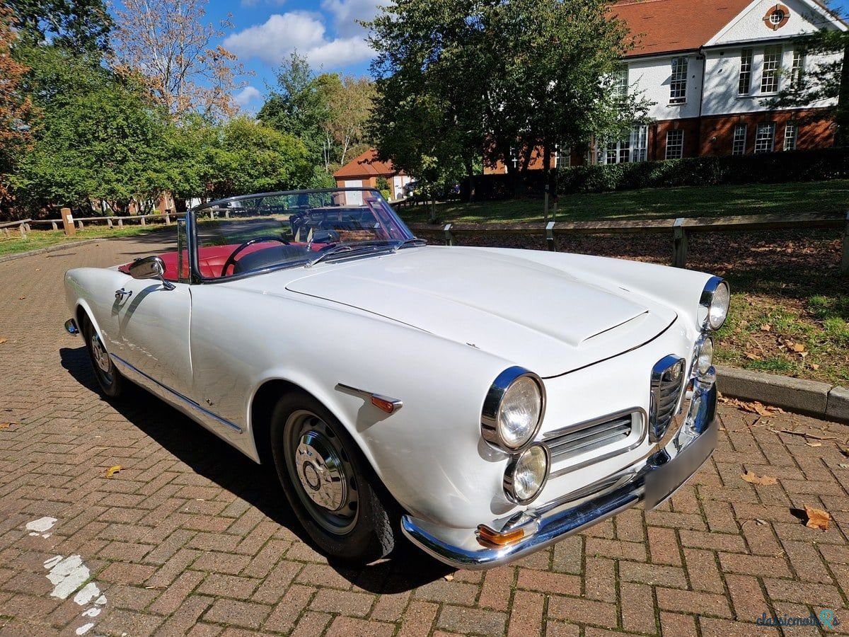 1963' Alfa Romeo 2600 Spider photo #4