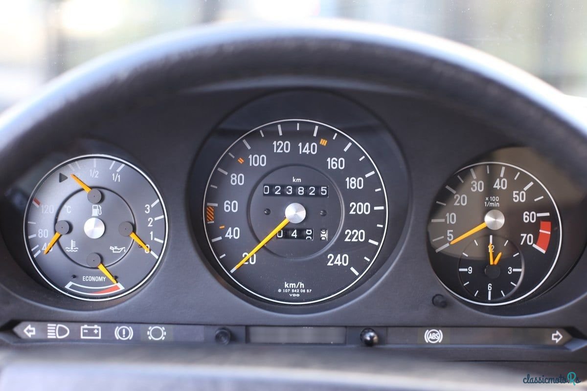 1988' Mercedes-Benz Sl Class photo #2