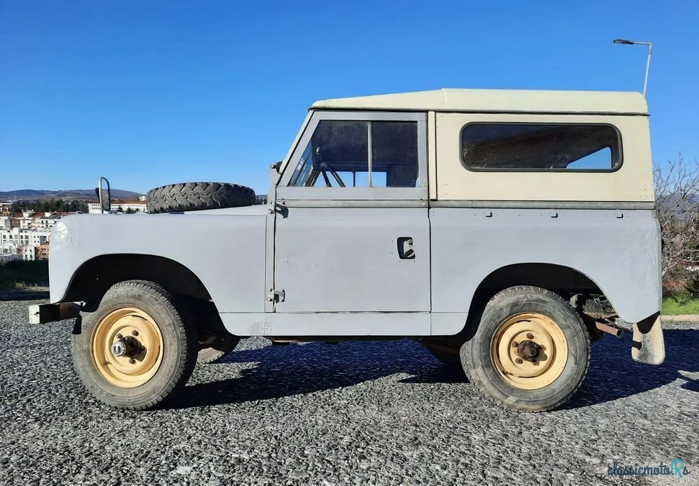 1968' Land Rover Serie II photo #2