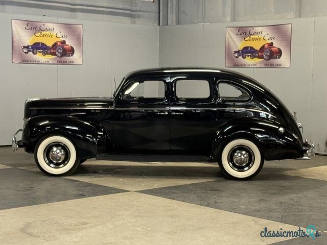 1940' Ford Deluxe photo #2