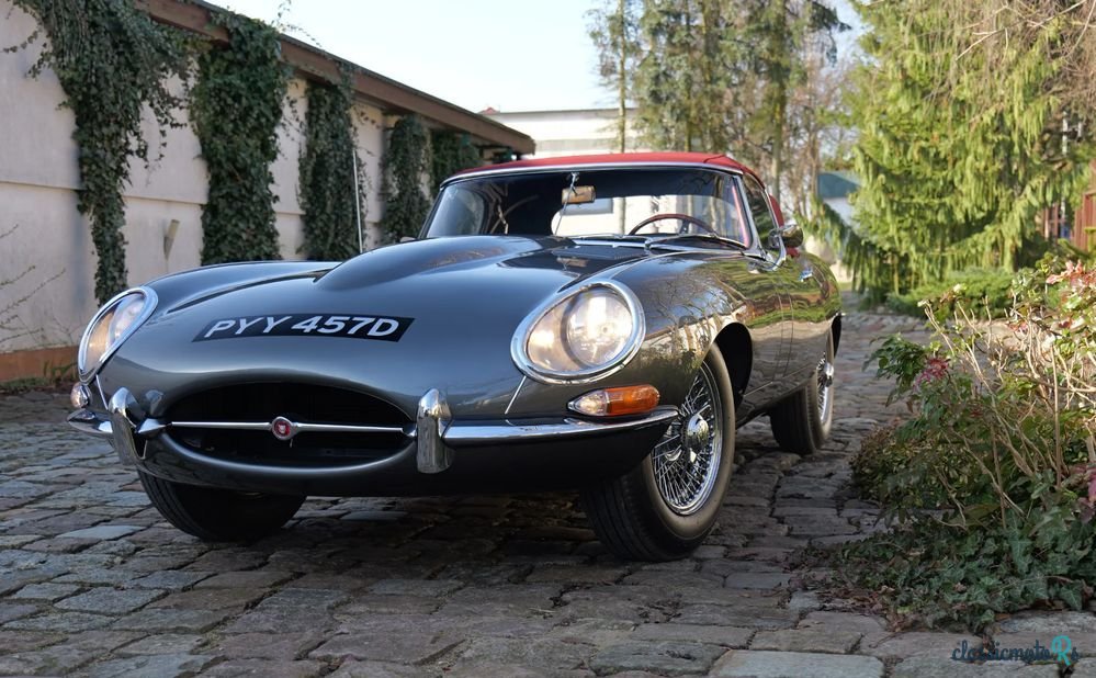 1965' Jaguar E-Type photo #1