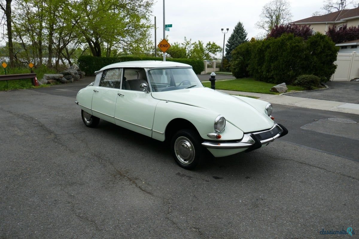 1967' Citroen DS photo #1