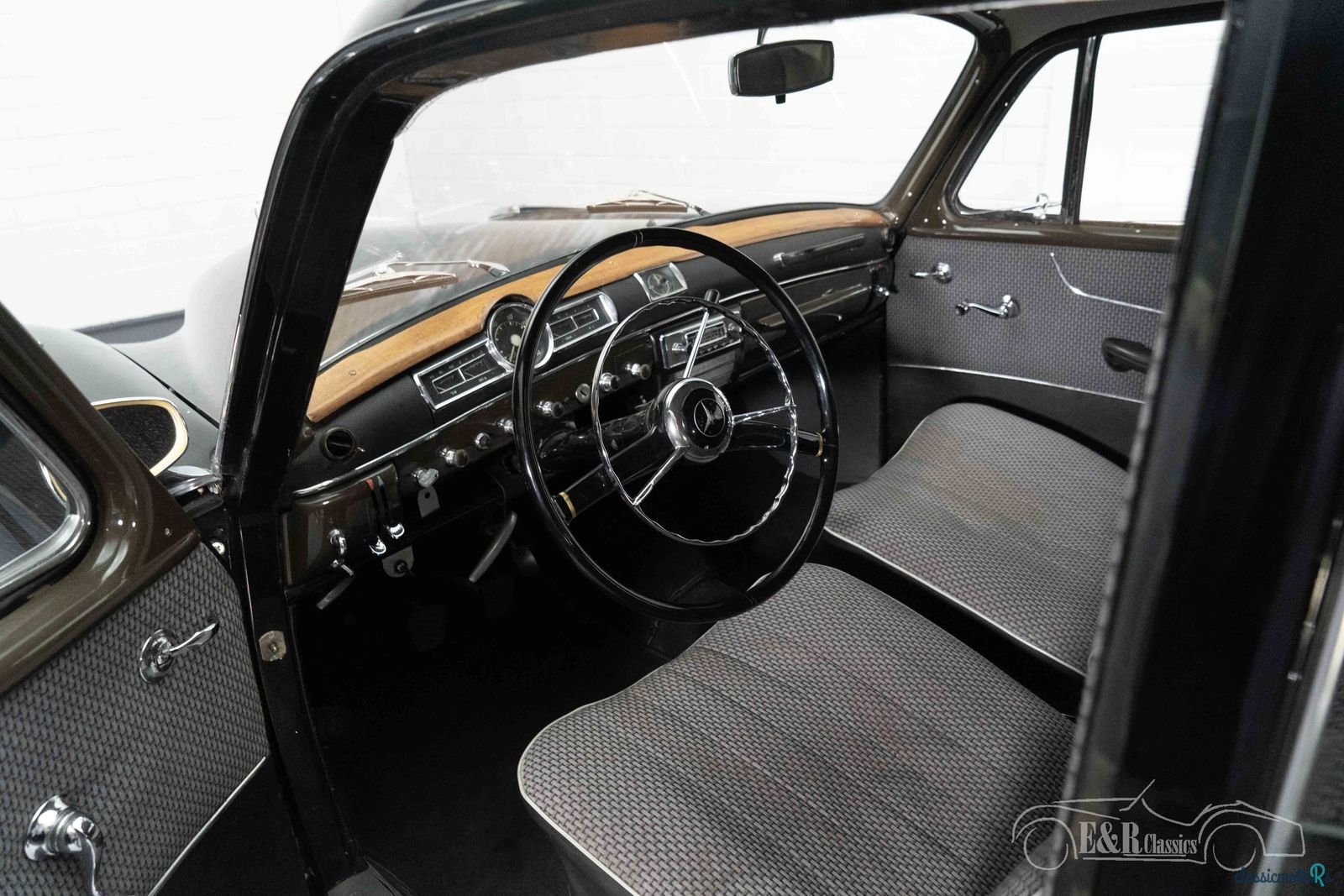 1956' Mercedes-Benz 219 Ponton photo #2