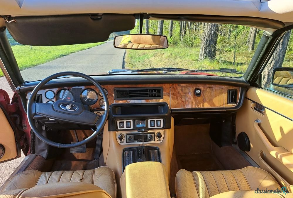 1980' Jaguar XJ photo #2