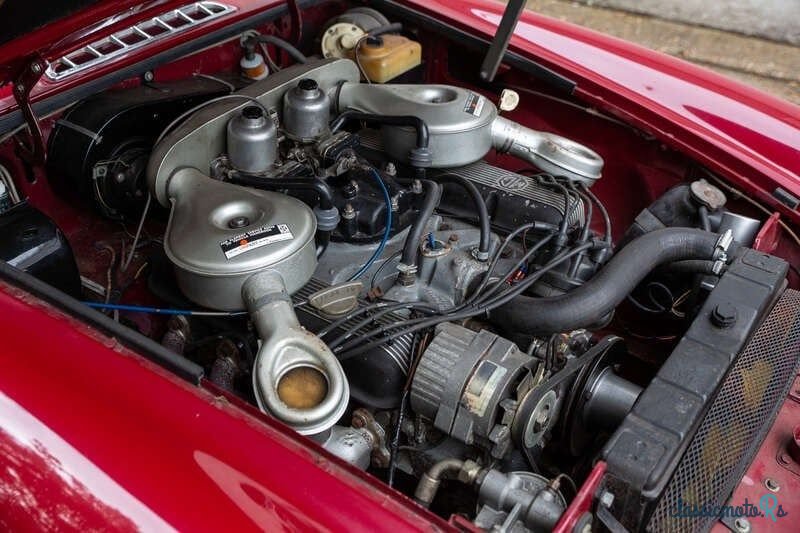 1974' MG MGB photo #4