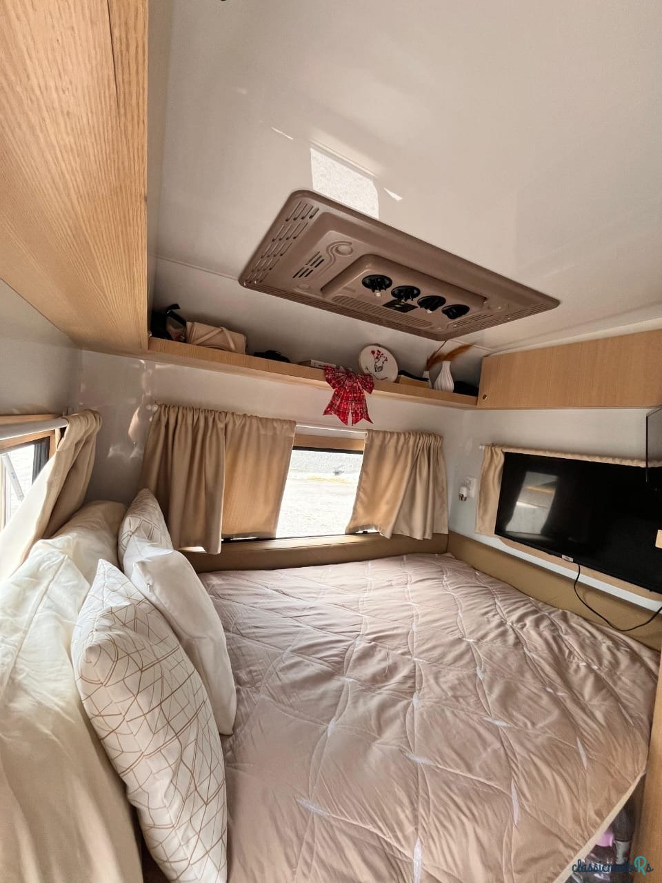 1987' Volkswagen Vans T2 baywindow bus camper van photo #4