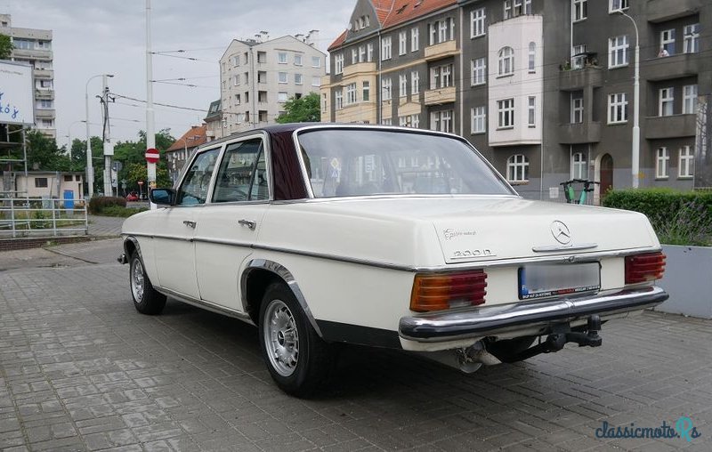 1976' Mercedes-Benz W115 photo #5