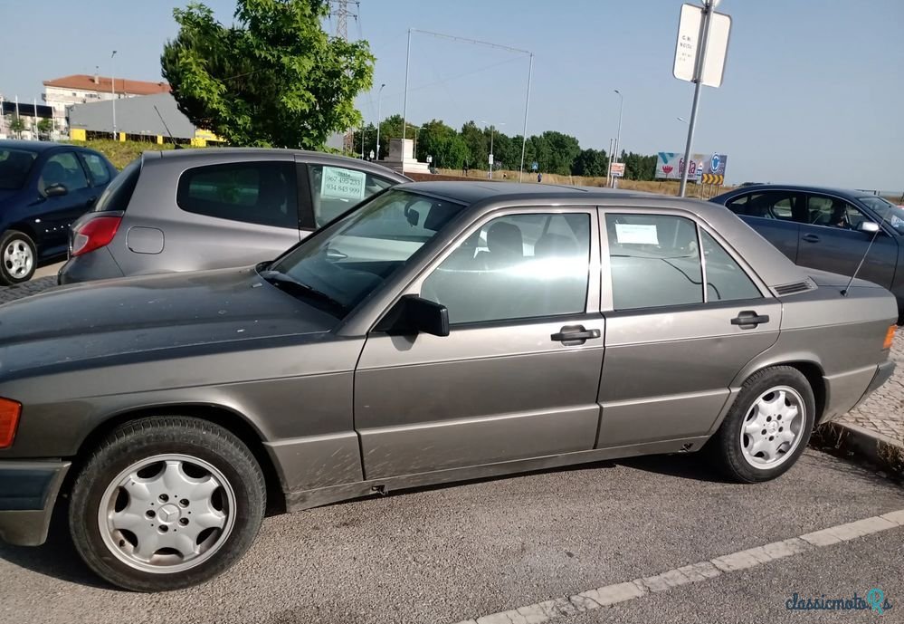 1989' Mercedes-Benz 190 E 2.0 photo #5