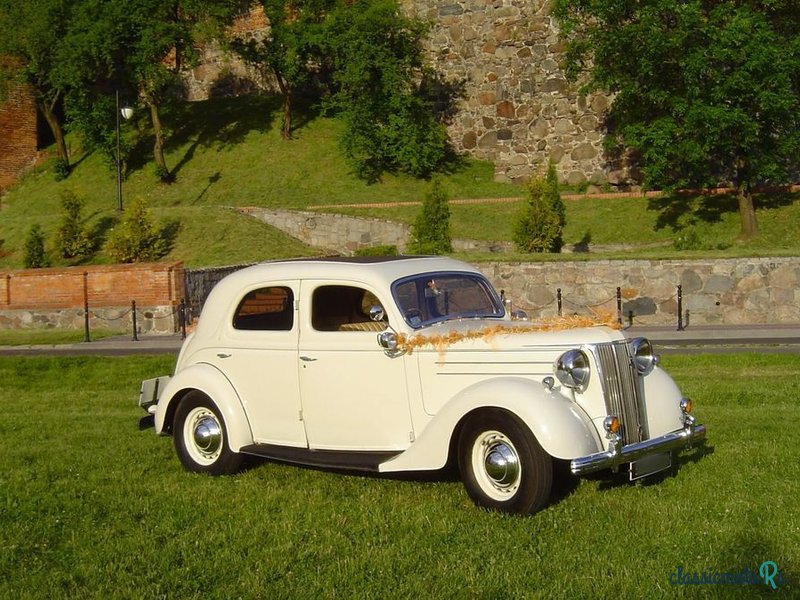 1948' Ford Pilot V8 photo #1