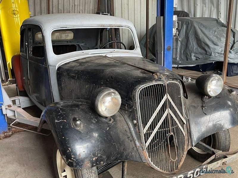 1952' Citroen Traction Avant photo #2