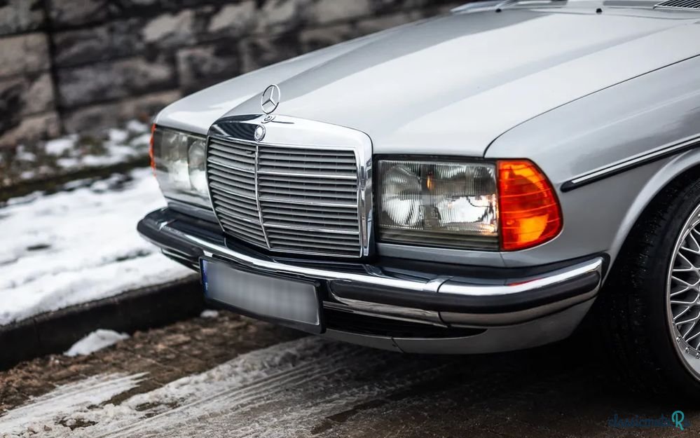 1977' Mercedes-Benz W123 photo #5