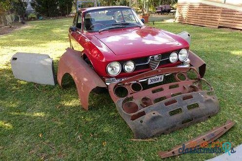 1968' Alfa Romeo 1750 Gt Veloce photo #6