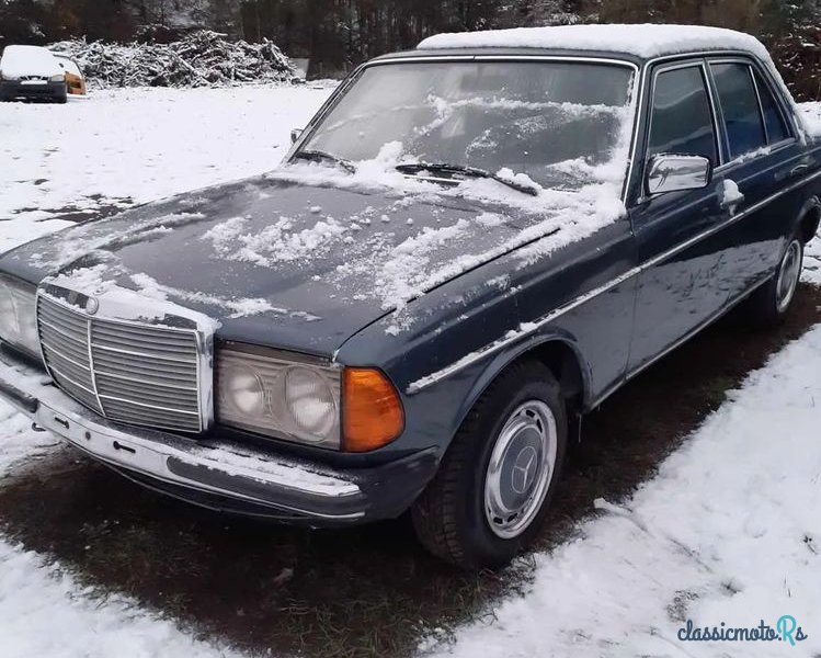 1979' Mercedes-Benz W123 photo #2