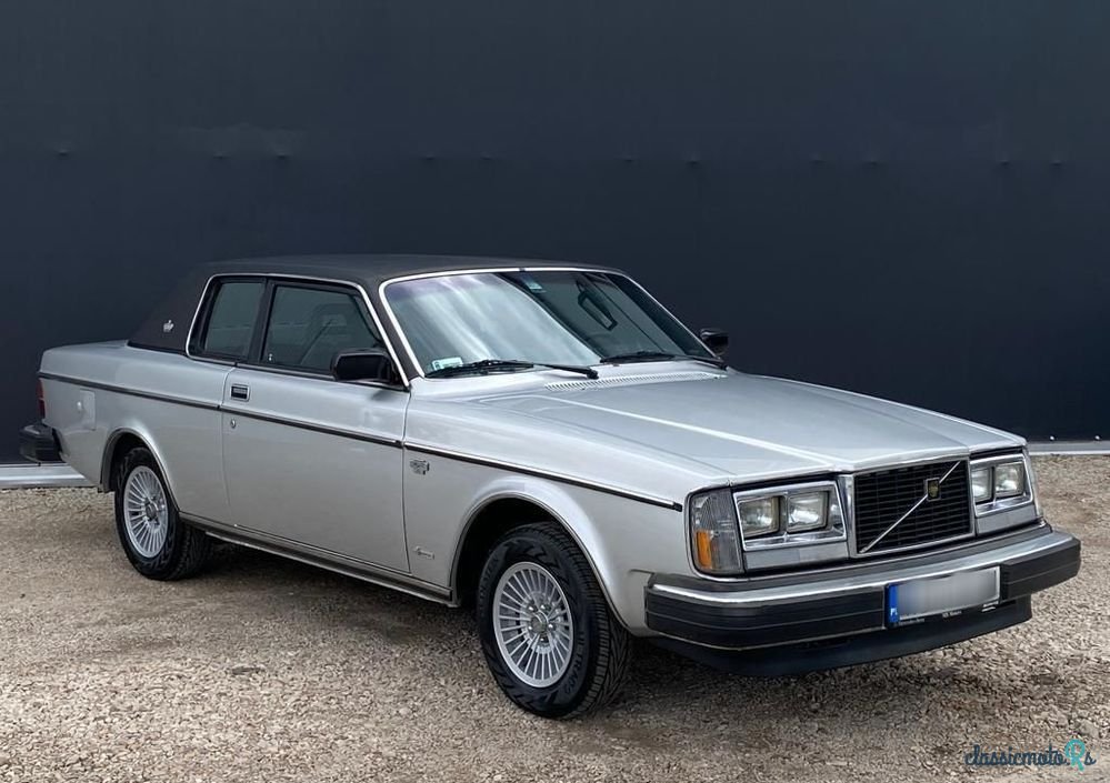 1979' Volvo 262 photo #1