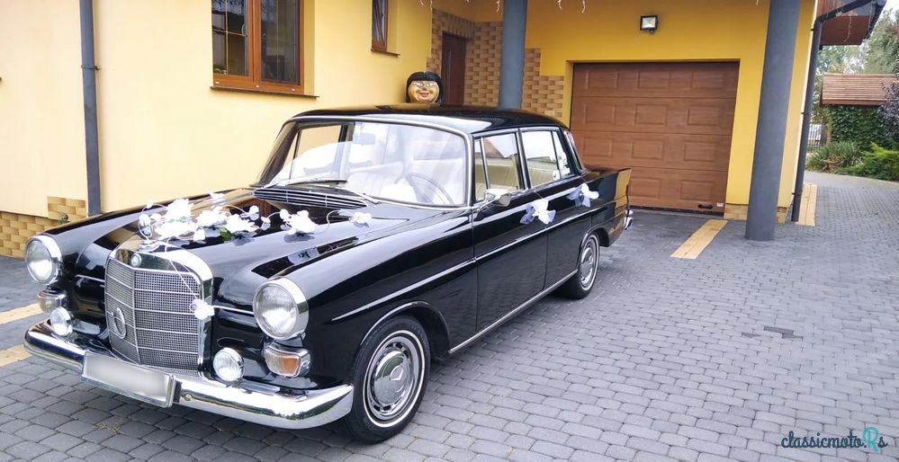 1967' Mercedes-Benz W110 photo #2