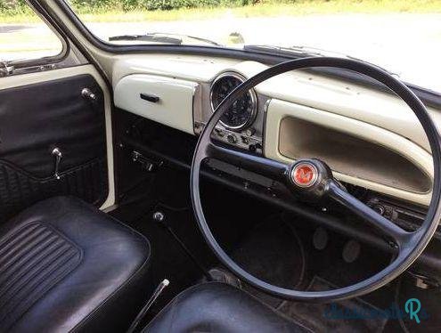 1970' Morris Traveller photo #5