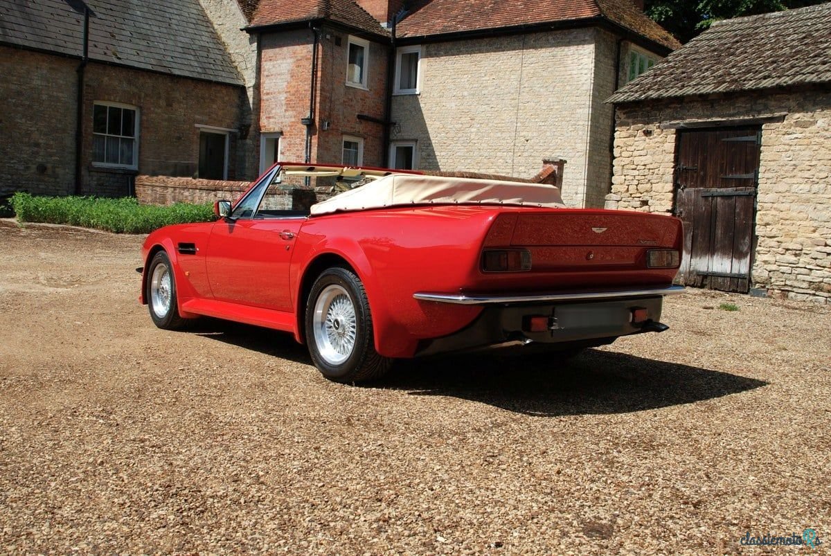 1988' Aston Martin V8 Vantage photo #3