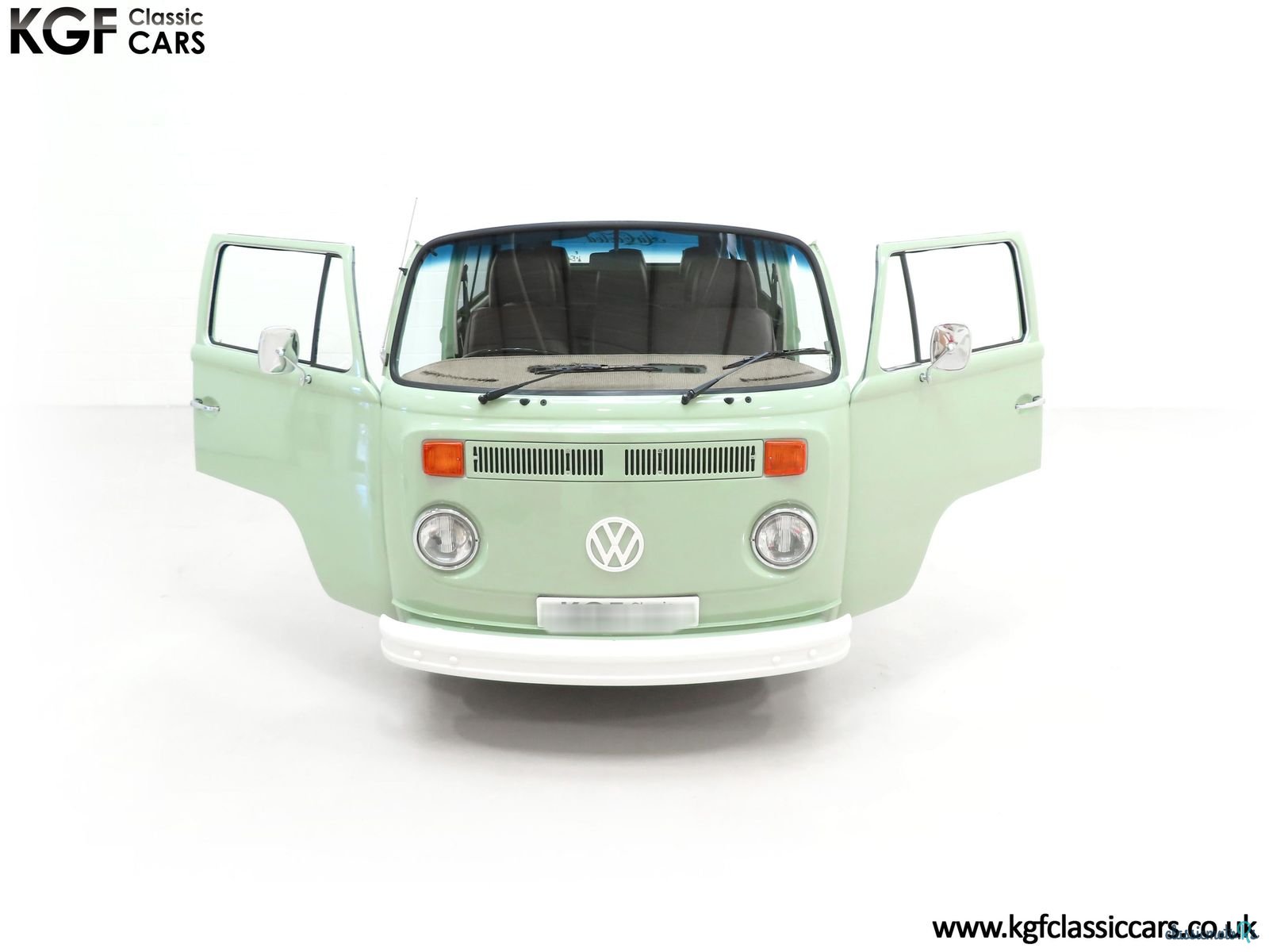 1977' Volkswagen Type 2 photo #4