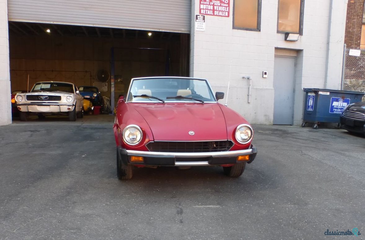 1979' Fiat 124 photo #1