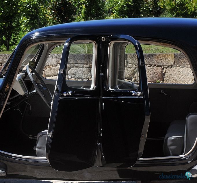 1955' Citroen 11 B photo #6