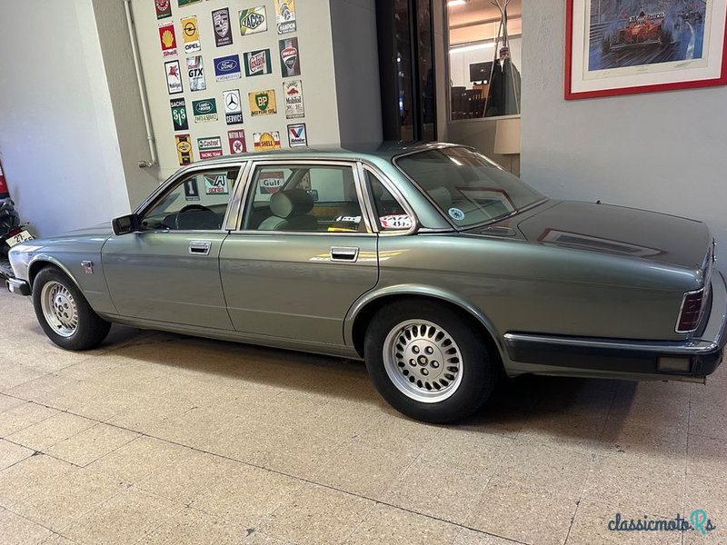 1990' Jaguar XJ photo #3