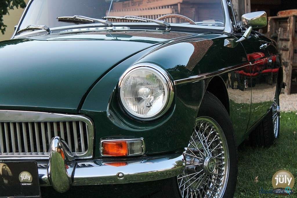 1976' MG MG B photo #3