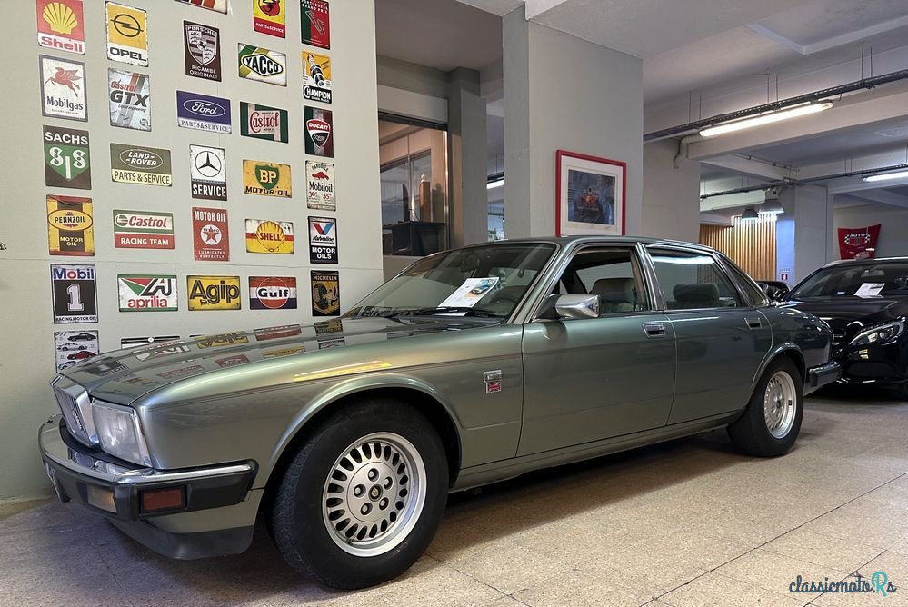 1990' Jaguar XJ photo #2