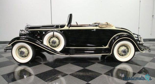 1933' Chrysler Imperial photo #2
