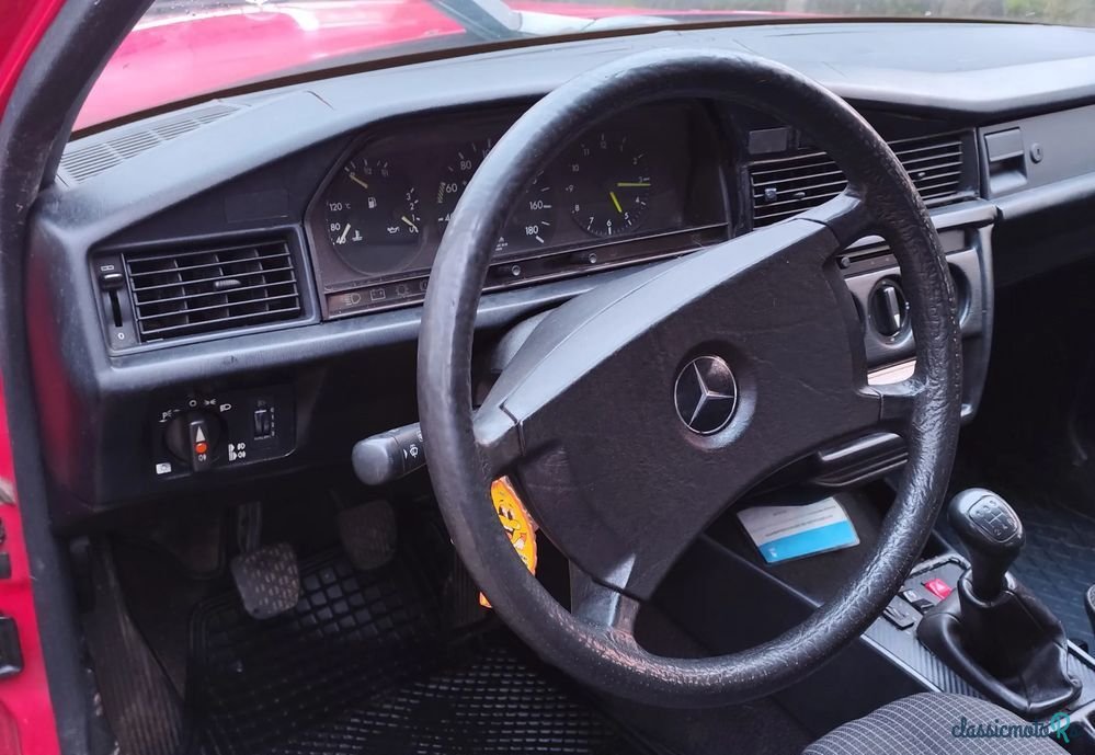 1987' Mercedes-Benz W201 190 D 2.0 photo #1