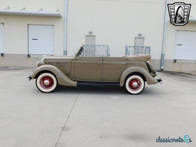 1935' Ford Model 48 photo #5