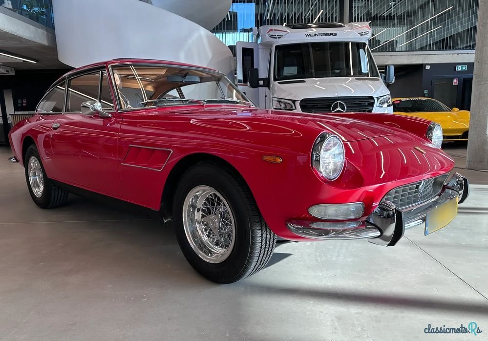 1967' Ferrari 330 photo #3