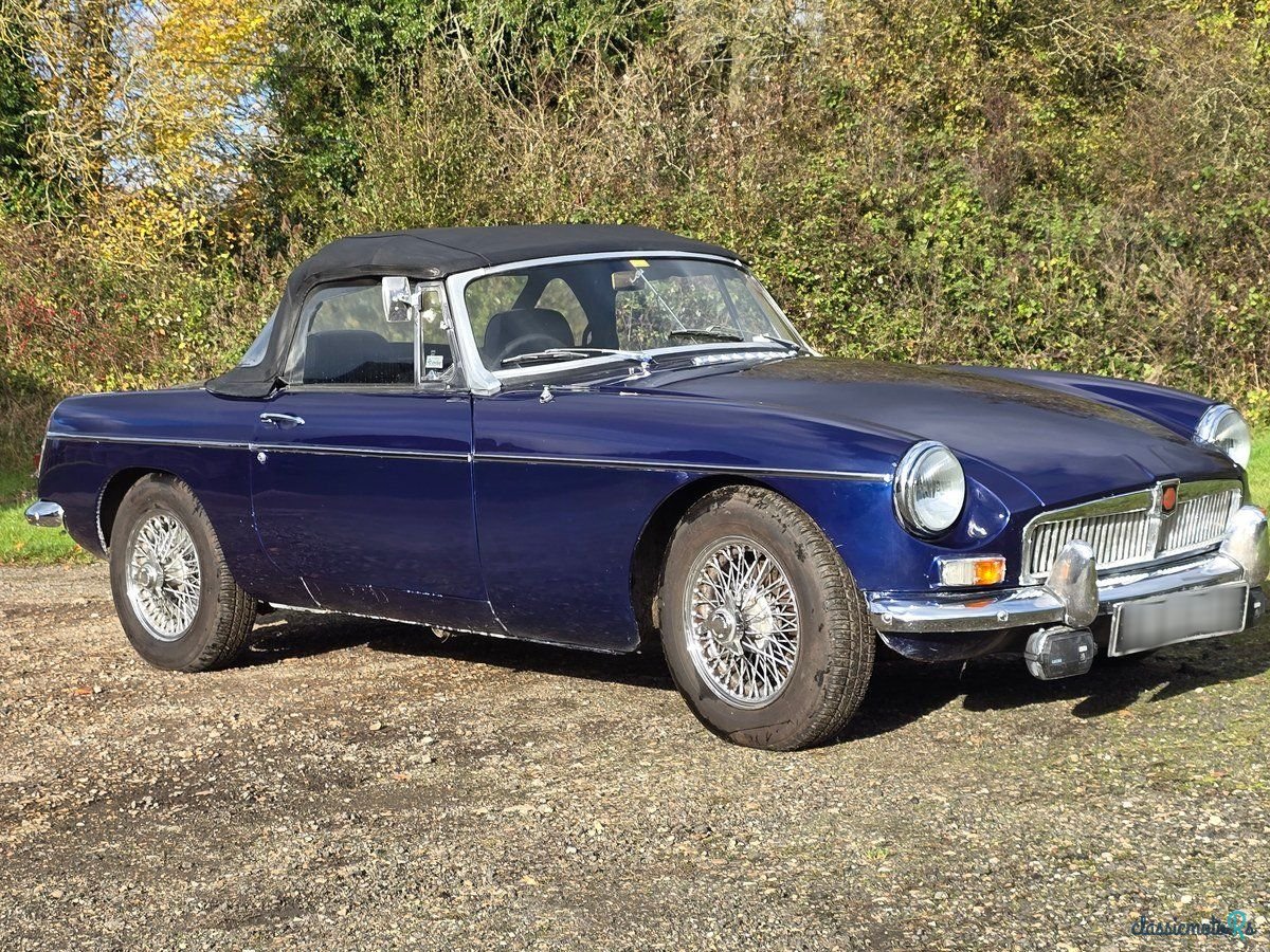 1970' MG MGB photo #1