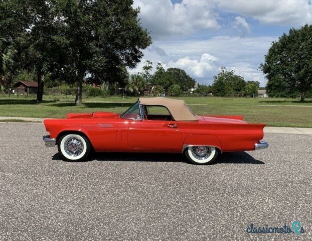 1957' Ford Thunderbird photo #2