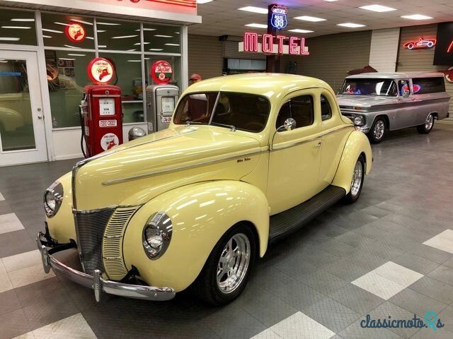 1940' Ford Deluxe photo #3