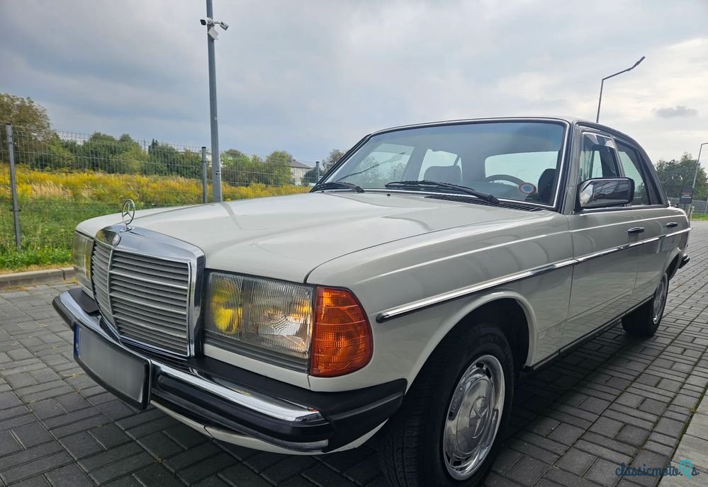 1980' Mercedes-Benz W123 photo #1