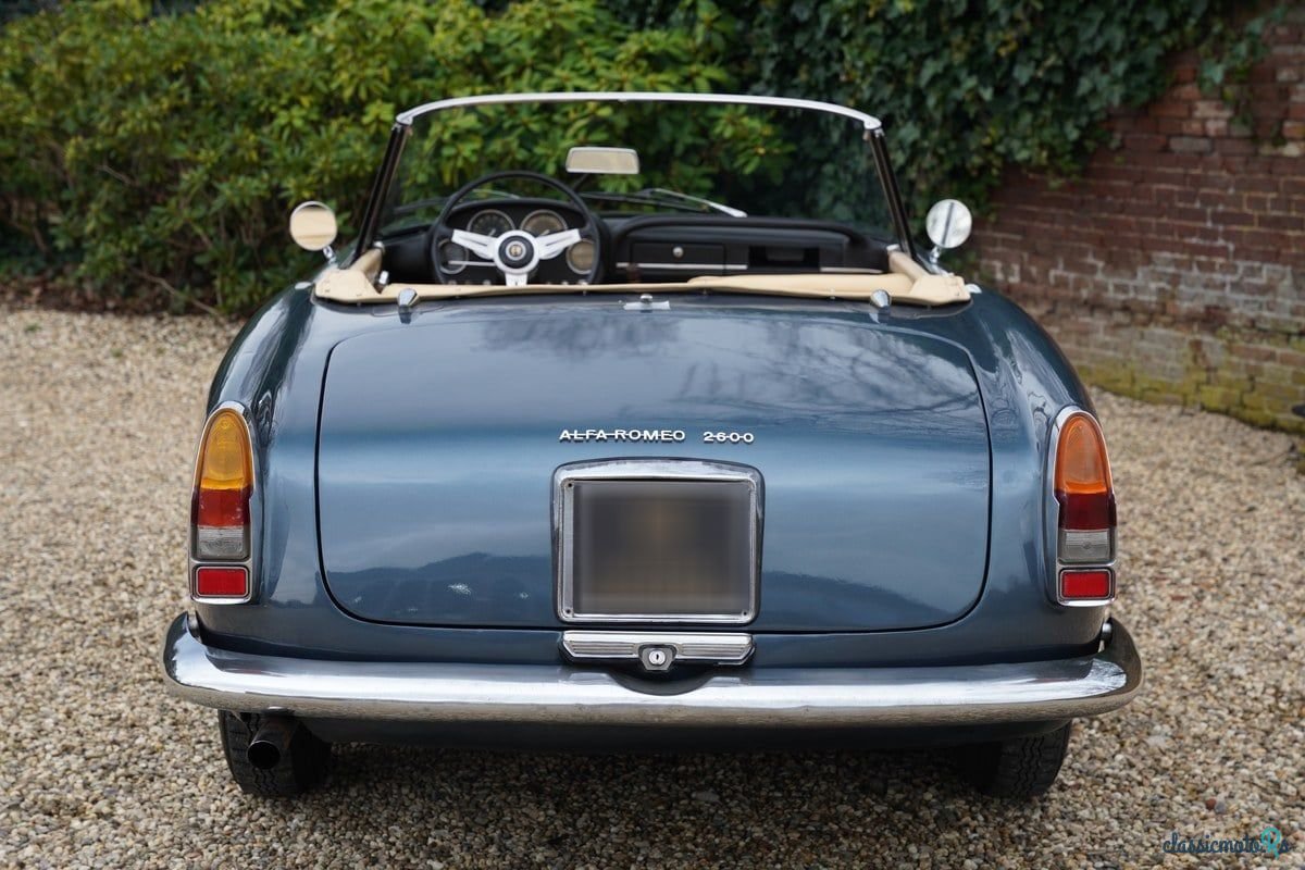 1962' Alfa Romeo 2600 Spider photo #6