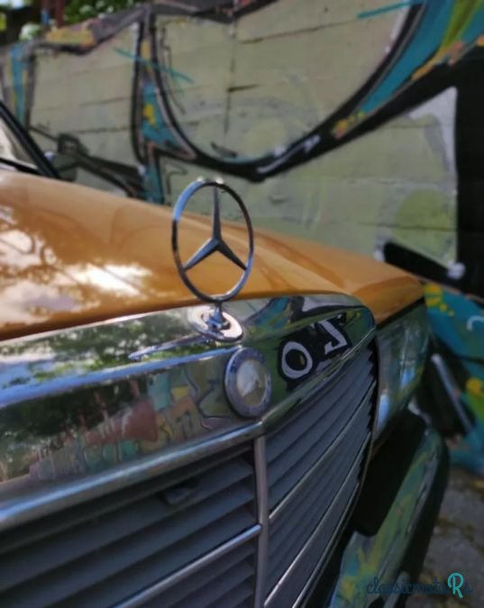 1980' Mercedes-Benz 240 photo #4