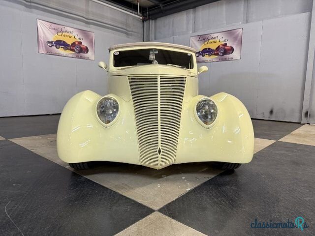 1937' Ford photo #3