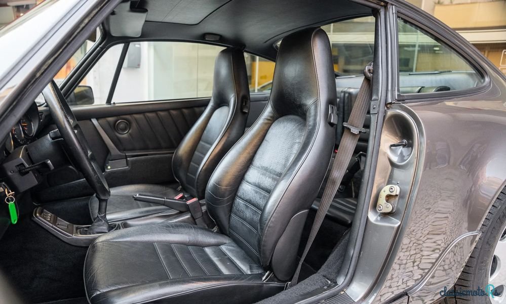 1989' Porsche 911 Coupé 3.6 Carrera 4 photo #6