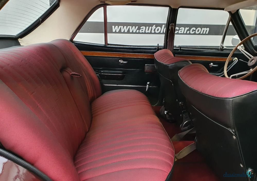 1968' Opel Commodore 2500 4 Door Sedan photo #4