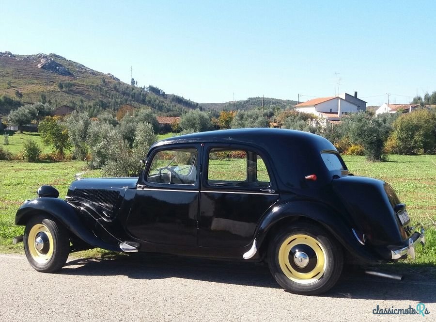 1952' Citroen Traction Avant photo #3