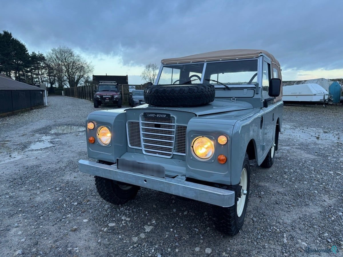1975' Land Rover Series III photo #2