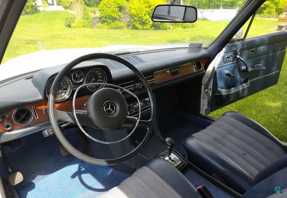 1971' Mercedes-Benz W114 250CE photo #4