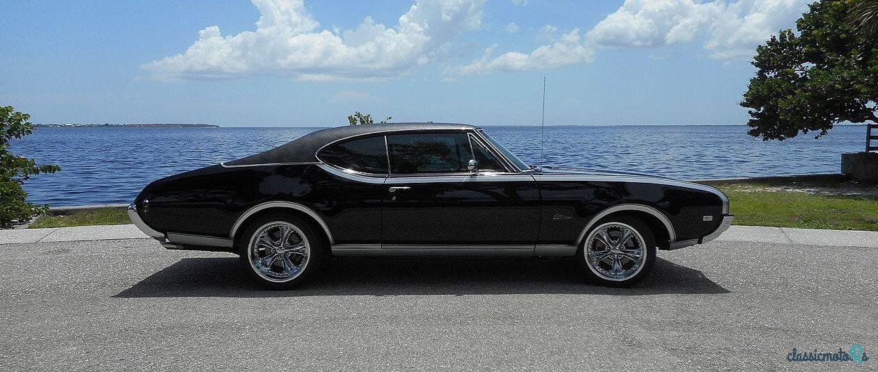 1968' Oldsmobile Cutlass photo #1
