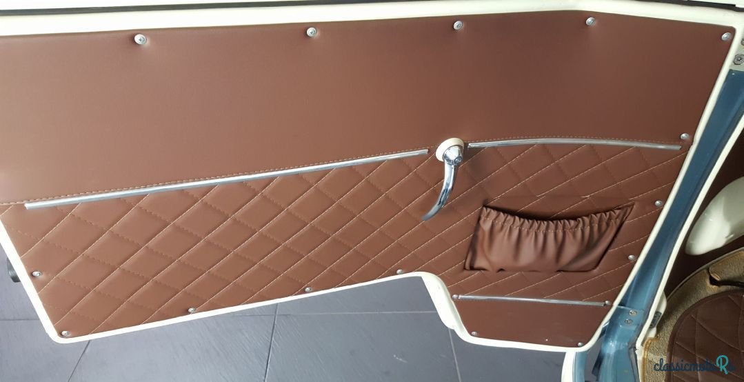 1963' Volkswagen Type-2 T1 Samba photo #4