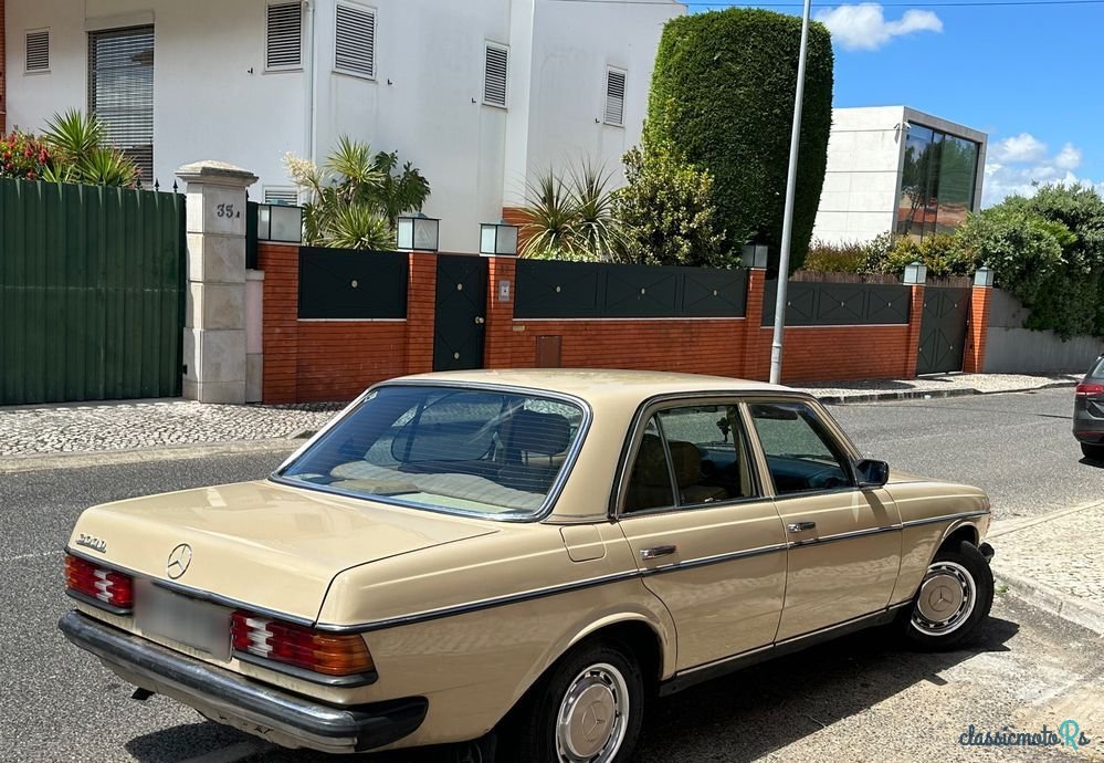 1981' Mercedes-Benz W123 photo #3