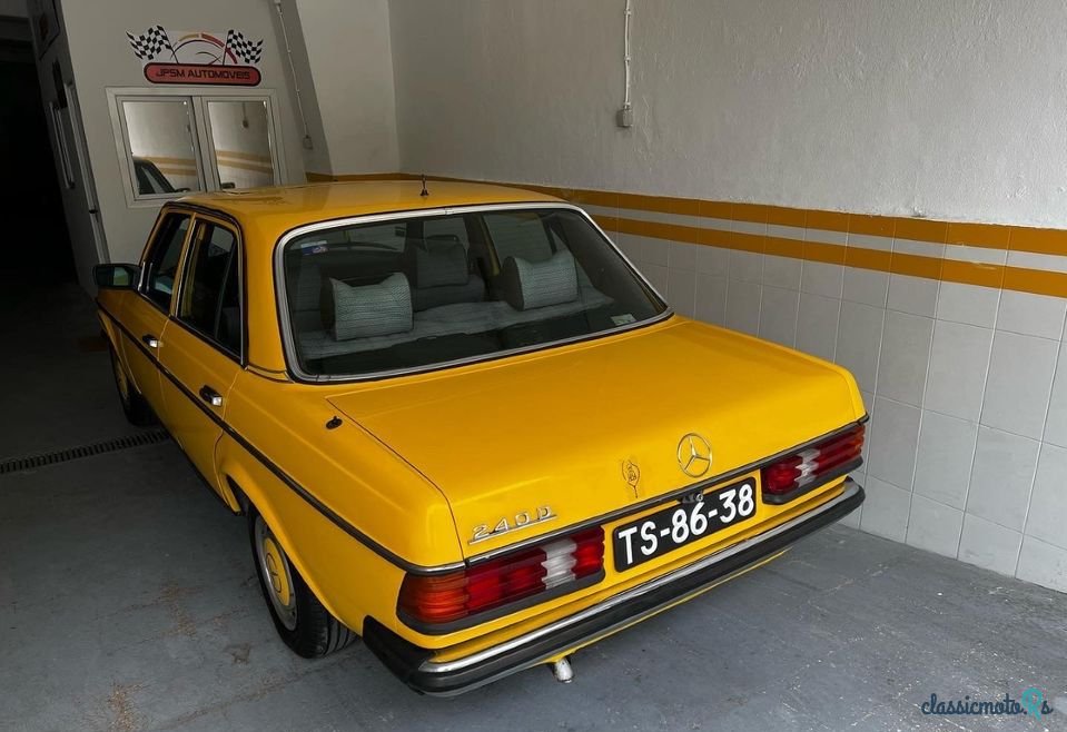 1978' Mercedes-Benz 200 photo #3