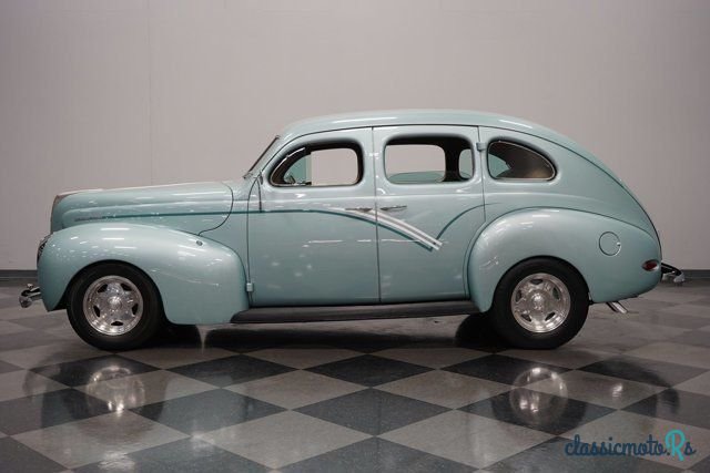 1940' Mercury photo #2